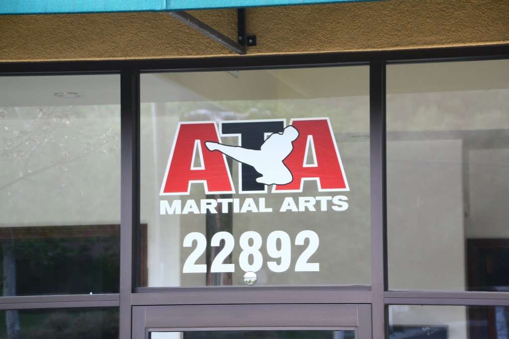 santa clarita ca kickboxing classes | 22884 Copper Hill Dr, Santa Clarita, CA 91350, USA | Phone: (661) 858-6781