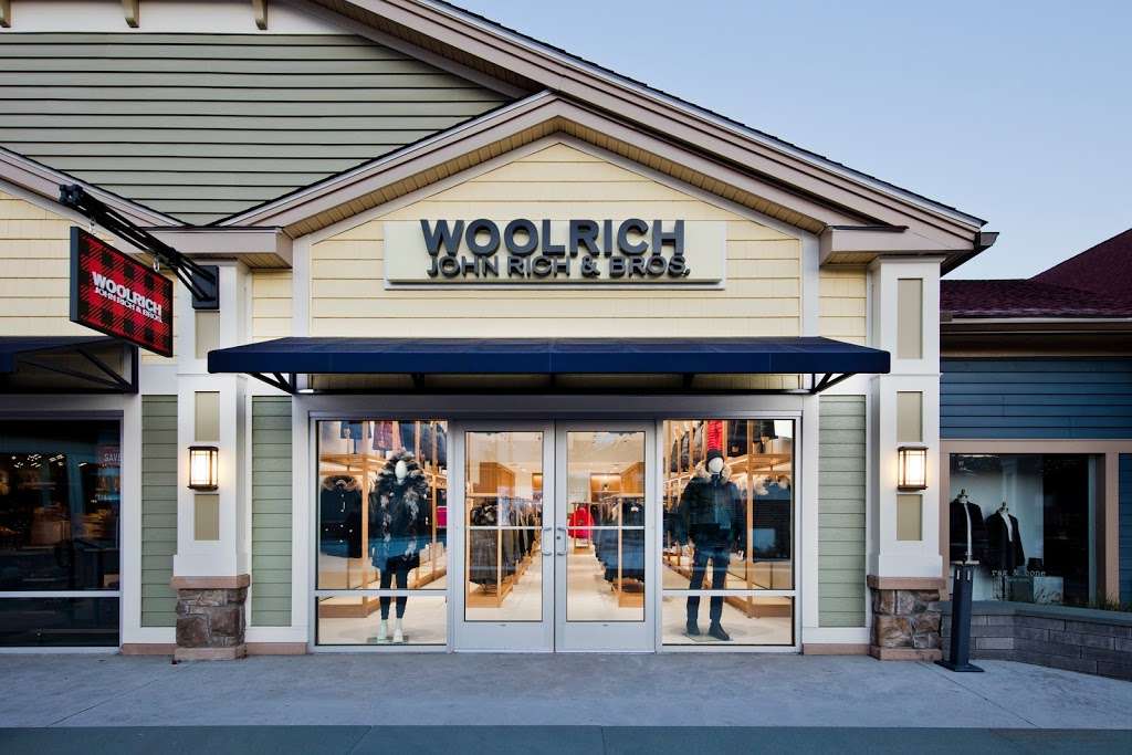 Woolrich Store at Woodbury Common | Saratoga District, Red Apple Ct #647, Central Valley, NY 10917 | Phone: (845) 928-3632