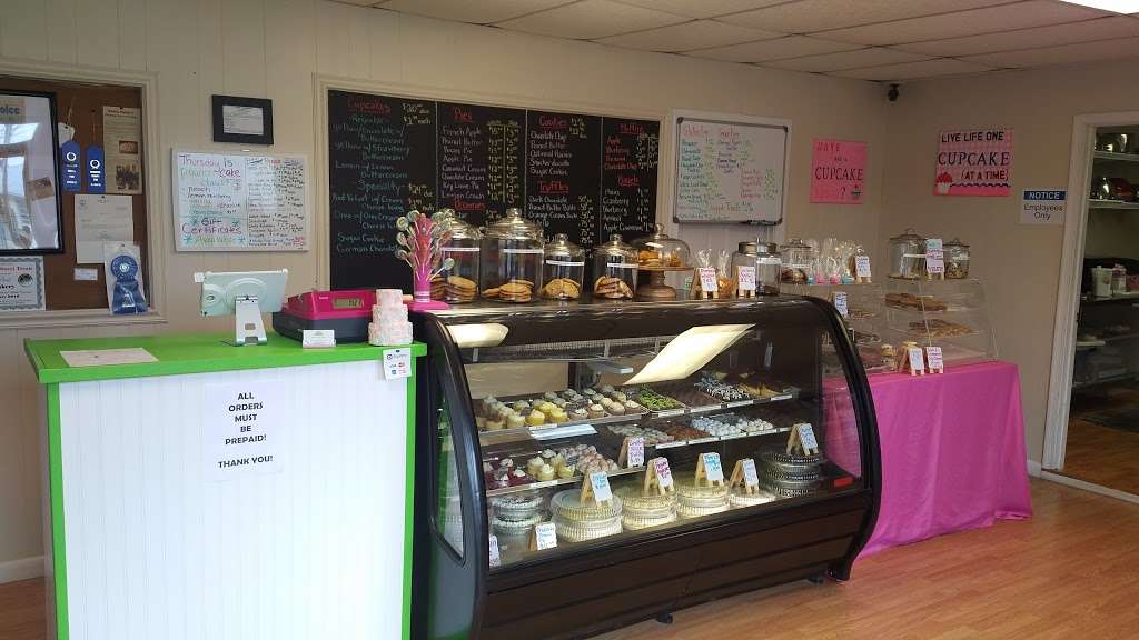 Michelles Sweet Treats | 122-126 St Johns St, Warsaw, VA 22572 | Phone: (804) 761-7565