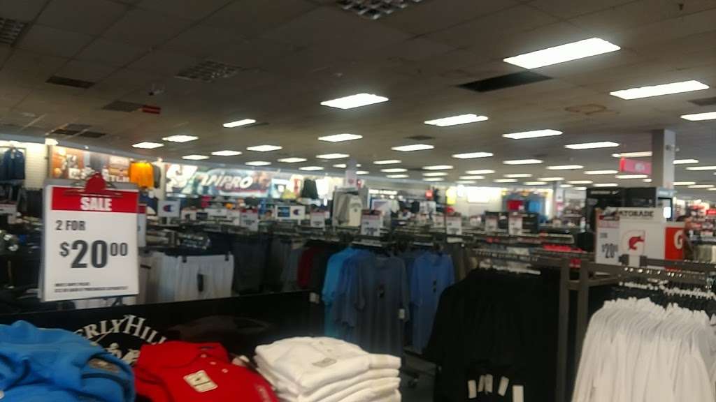 Modells Sporting Goods | 222 Sunrise Hwy, Freeport, NY 11520, USA | Phone: (516) 379-1400