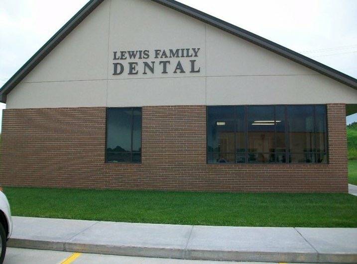 Lewis Family Dental | 8330 Dawson Creek Bay, Lincoln, NE 68505, USA | Phone: (402) 325-6056