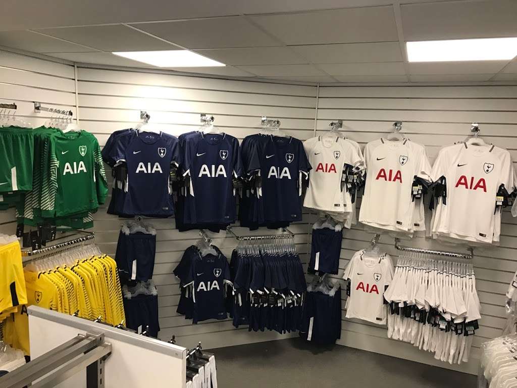 Spurs Shop - Enfield Town | 46 Church St, Enfield EN2 6AZ, UK | Phone: 020 8366 7768