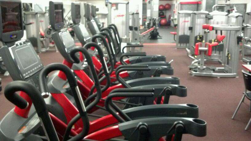 Snap Fitness | 426 Blue Valley Dr, Bangor, PA 18013, USA | Phone: (610) 588-5300