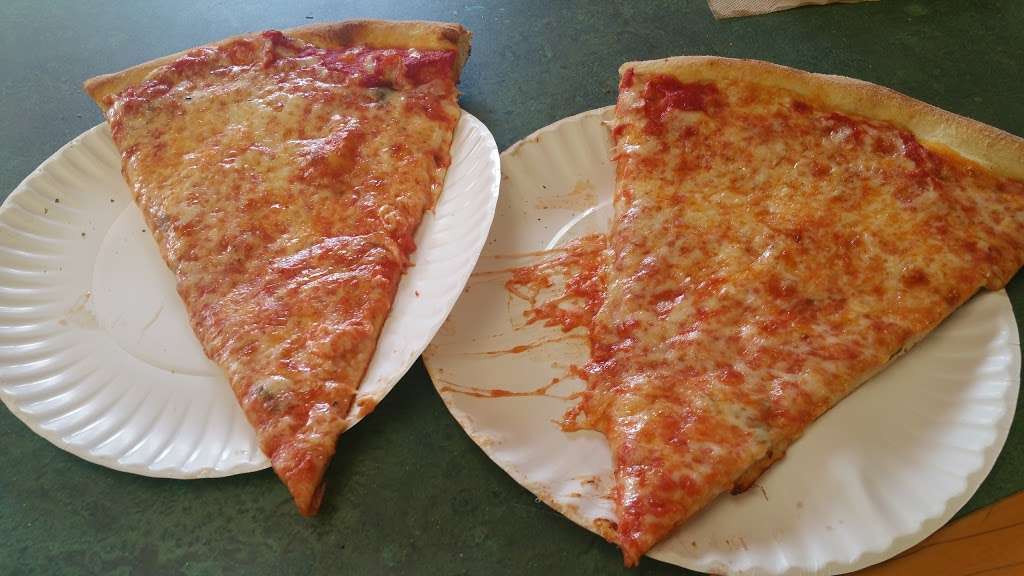 Luigi Pizza | 20515 35th Ave, Flushing, NY 11361, USA | Phone: (718) 423-5400