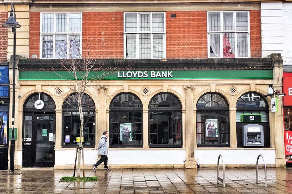 Lloyds Bank | 94-96 High St, Surrey, New Malden KT3 4EX, UK | Phone: 0345 300 0000