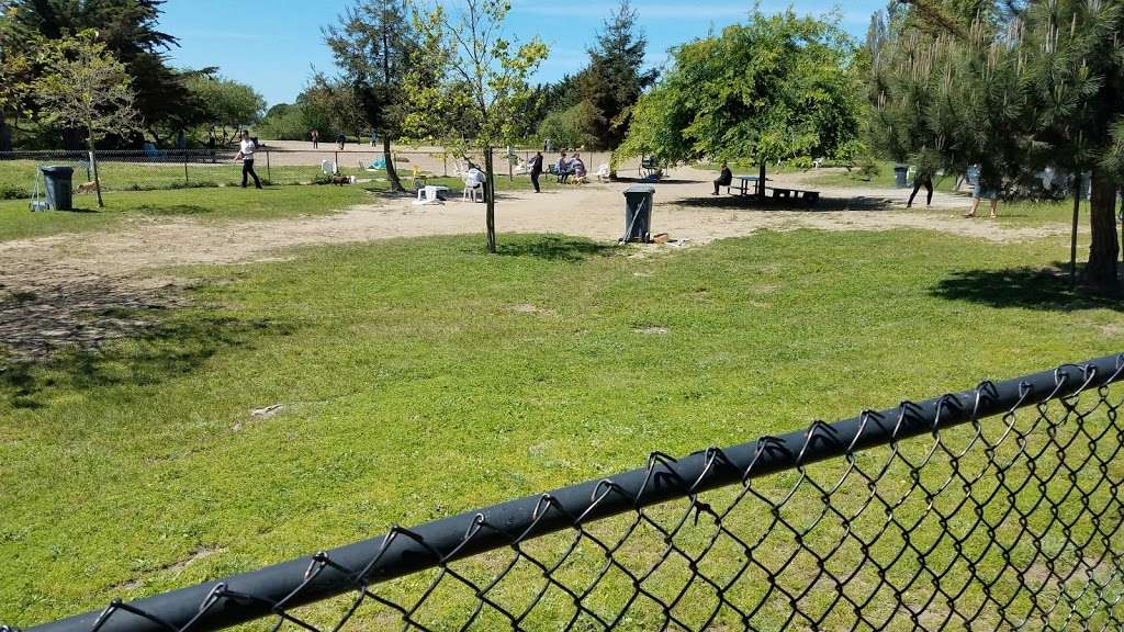 Alameda Dog Park | 1302 8th St, Alameda, CA 94501, USA | Phone: (510) 747-7400