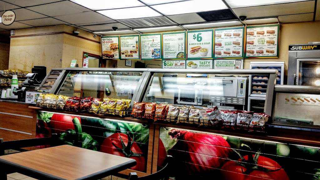 Subway Restaurants | 3352 East T C Jester, # F4, Houston, TX 77018, USA | Phone: (713) 688-6467