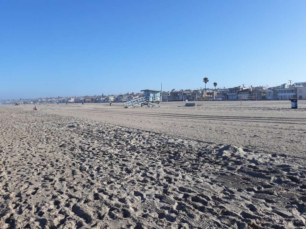 Lifeguard Tower: 16Th Street | Hermosa Beach, CA 90254