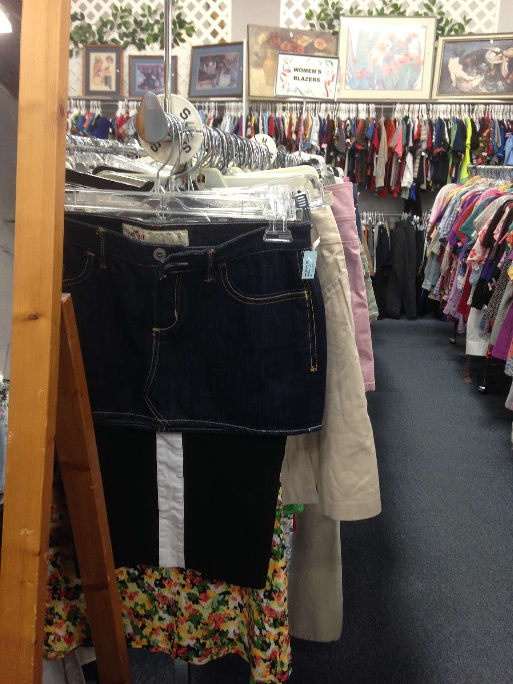 Second Chance Thrift Shoppe | 44 Stephen St, Lemont, IL 60439 | Phone: (630) 243-1279