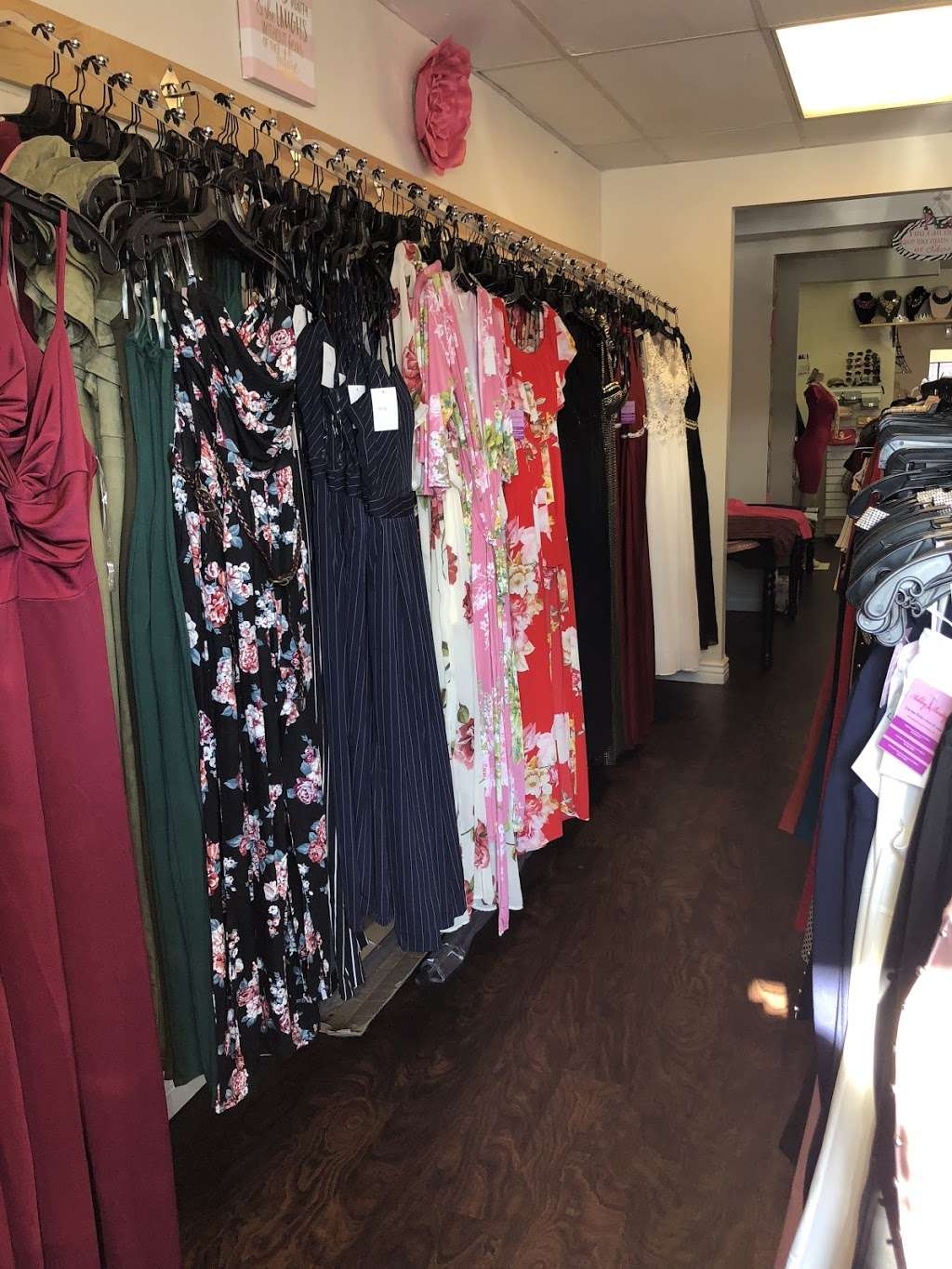 Ashley Boutique | 1390 Peoria St, Aurora, CO 80011 | Phone: (720) 859-3177