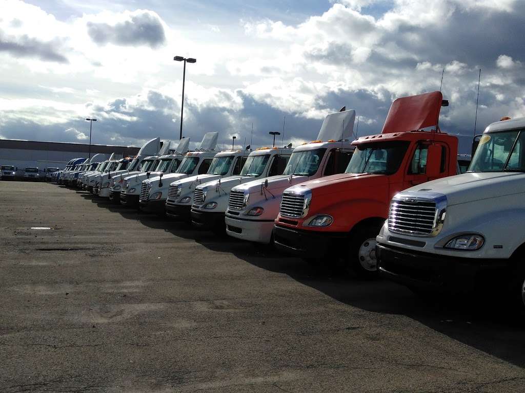 Ryder Used Truck Sales | 301 E S Frontage Rd, Bolingbrook, IL 60440 | Phone: (630) 783-1060