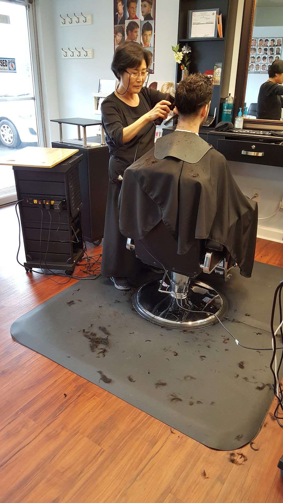 Youngs Main Hair Salon | 10016 Main Street, Fairfax, VA 22031 | Phone: (703) 273-1050