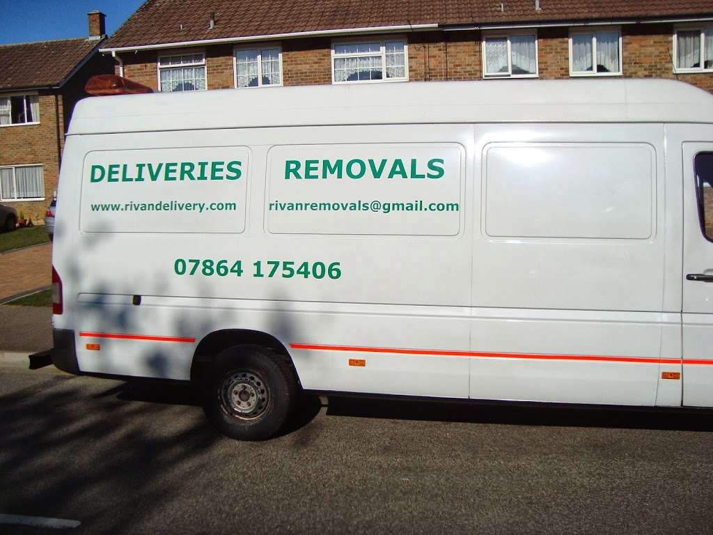 R.I.Van Removals and Delivery Services | 39 Canons Brook, Harlow CM19 4EF, UK | Phone: 07864 175406