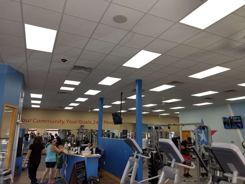 Fitness Premier Manteno | 32 N Oak St, Manteno, IL 60950 | Phone: (815) 468-6000