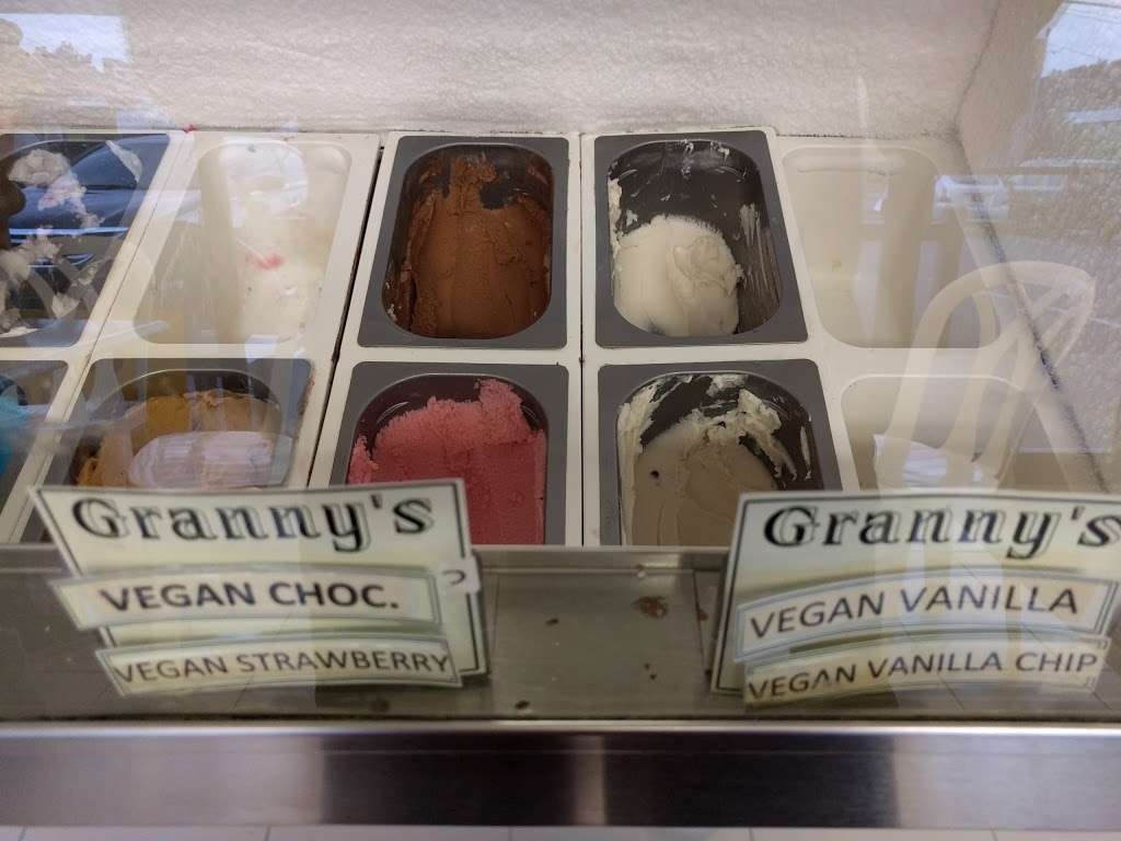 Grannys Ice Cream and Frozen Yogurt | 1153 Jericho Turnpike, Commack, NY 11725, USA | Phone: (631) 543-7501