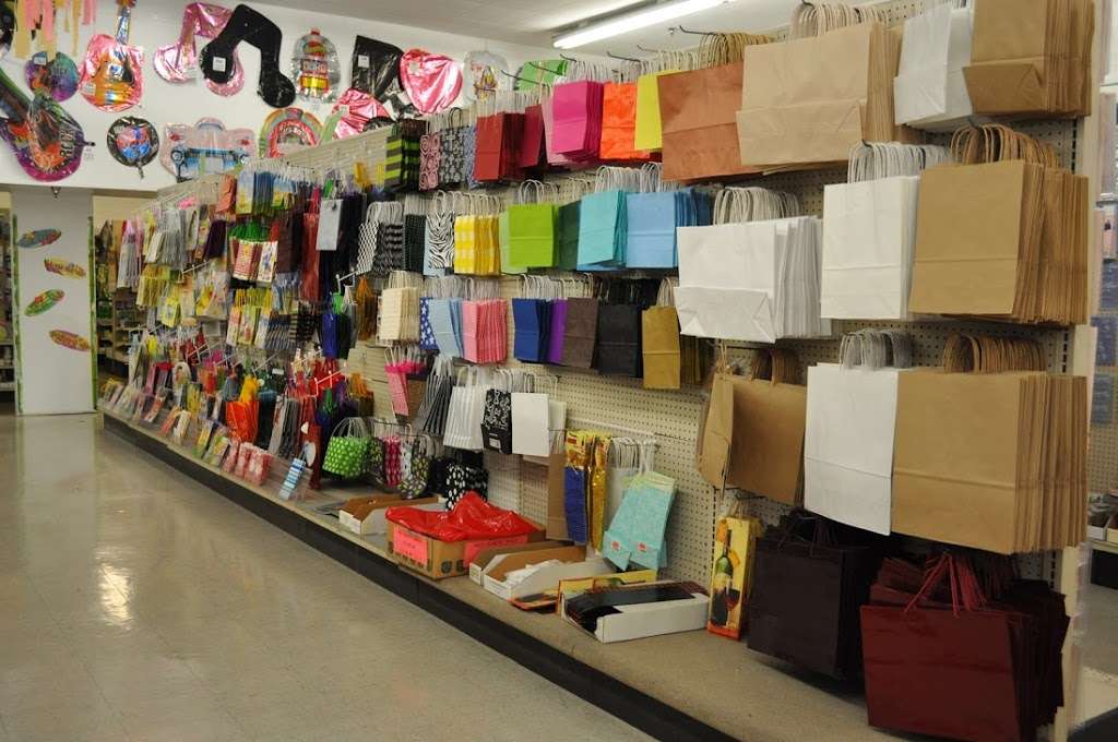 Decor Party Supplies | 2052 W La Habra Blvd, La Habra, CA 90631 | Phone: (562) 691-6251