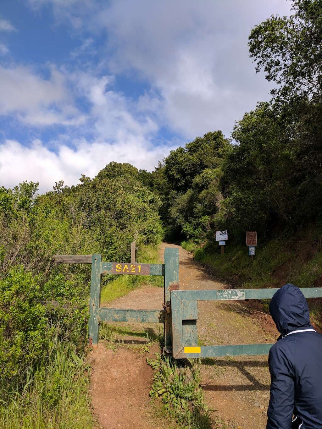 Priest Rock Trail trailhead, Los Gatos CA | Alma Bridge Rd & Priest Rock Trail, Los Gatos, CA 95033, USA