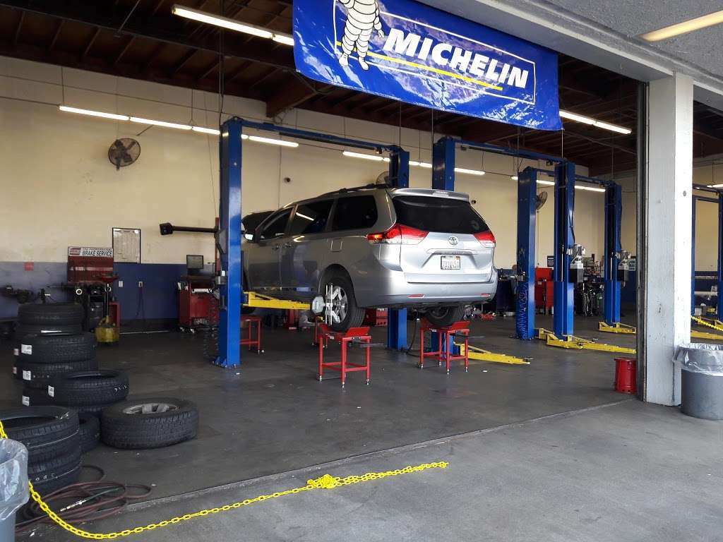 Pep Boys Auto Service & Tire | 2312 E Lincoln Ave, Anaheim, CA 92806, USA | Phone: (714) 533-3469