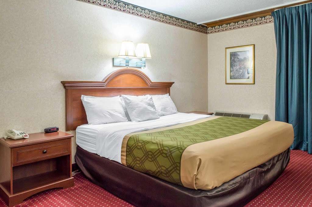 Econo Lodge | 222 Arsenal Rd, York, PA 17402, USA | Phone: (717) 843-9970