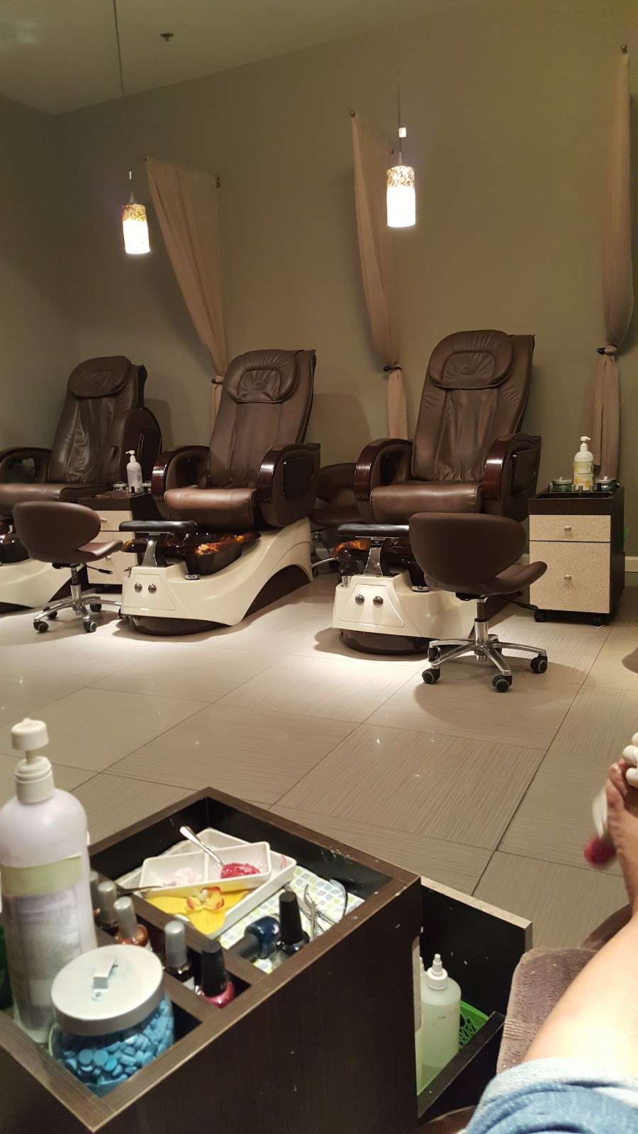 Candle Day Spa 2480 Osprey Way S Frederick Md 21701 Usa