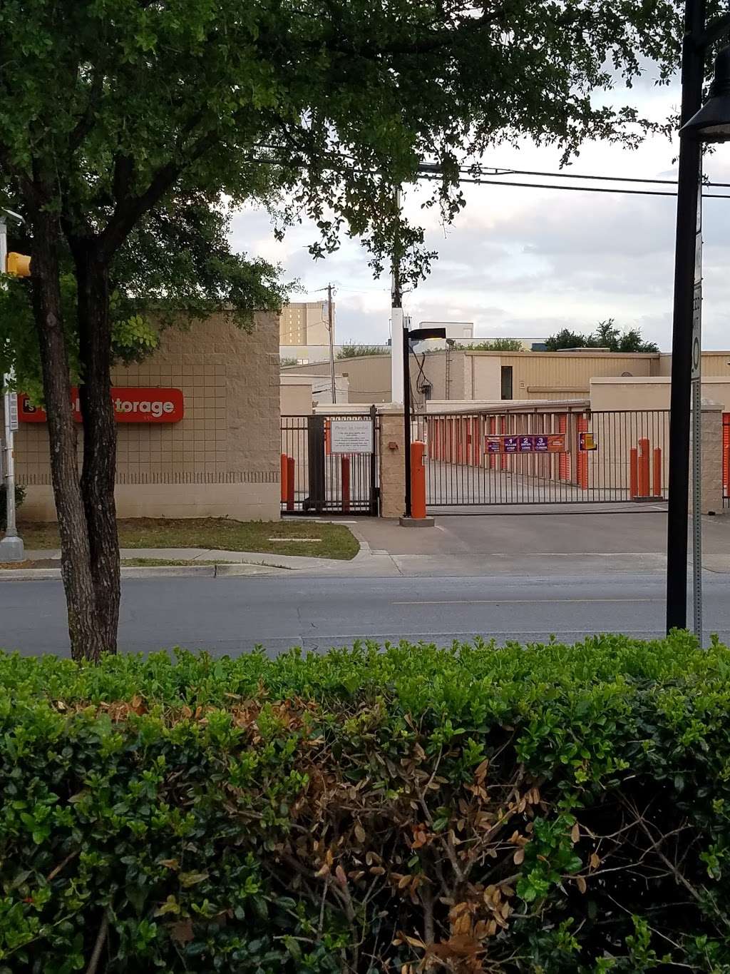 Public Storage | 2420 N Haskell Ave, Dallas, TX 75204, USA | Phone: (972) 763-5455