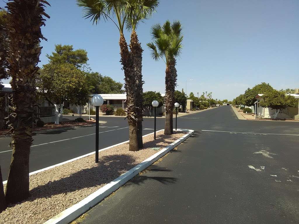 Paradise North Mobile Home Park | 18026 Cave Creek Rd, Phoenix, AZ 85032, USA | Phone: (602) 992-3473