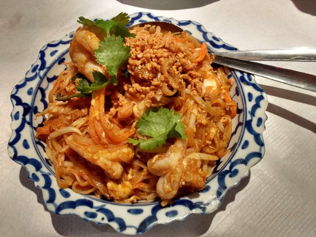 Songkran Thai Restaurant | 62 The Broadway, Sutton SM3 8BD, UK | Phone: 020 8395 4004