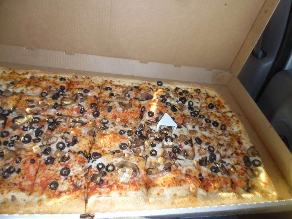 Pizza Loca | 9792 Laurel Canyon Blvd, Pacoima, CA 91331, USA | Phone: (818) 200-0940