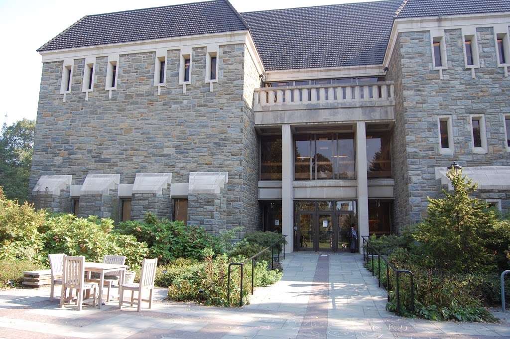 McCabe Library | 500 College Ave, Swarthmore, PA 19081, USA | Phone: (610) 328-8477