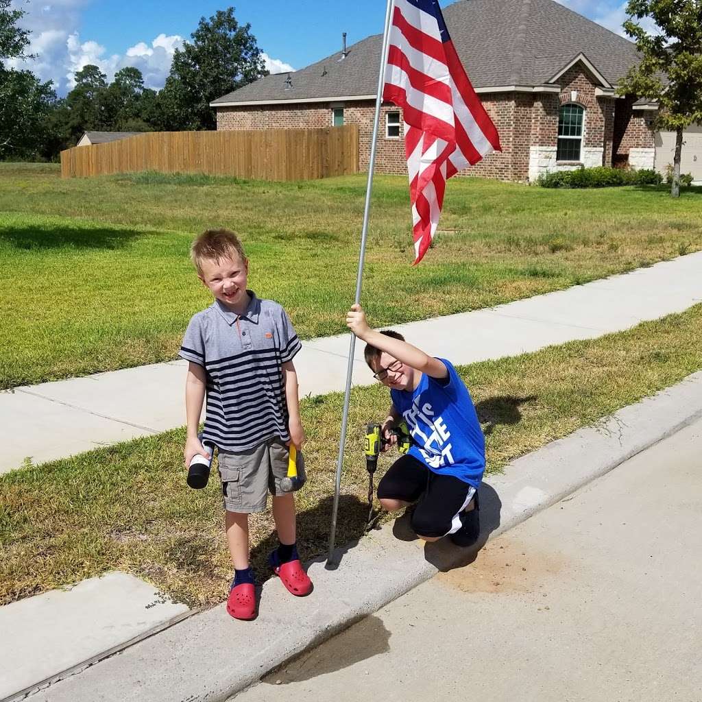 Five Kidz Flag Biz | 8020 N Tarrytown Crossing Dr, Conroe, TX 77304, USA | Phone: (936) 827-2972