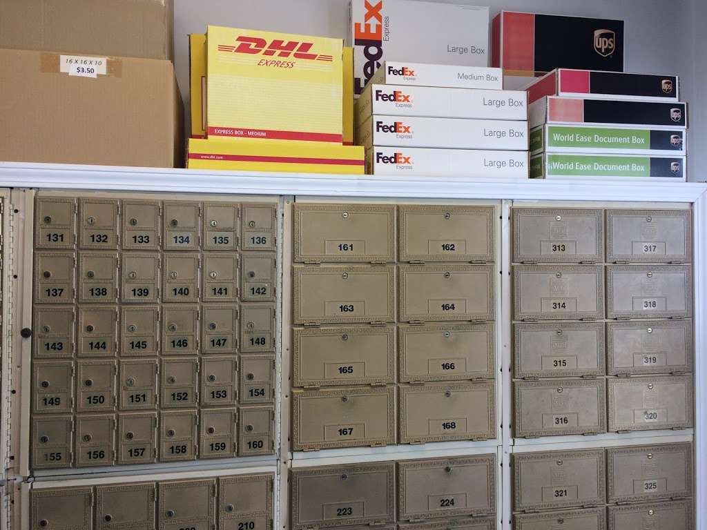 Pack N Mail (UPS FedEx DHL USPS & More) | 1590 Algonquin Rd, Hoffman Estates, IL 60192, USA | Phone: (847) 934-6700