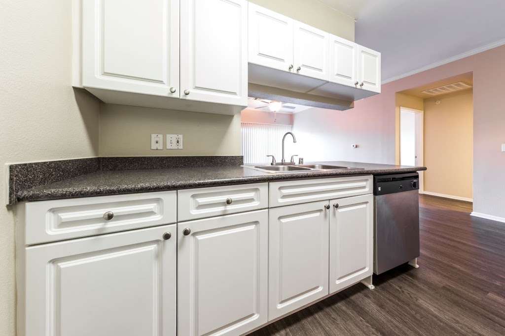 Whisper Creek Apartments | 3505 S Nelson Cir, Lakewood, CO 80235 | Phone: (303) 980-4300