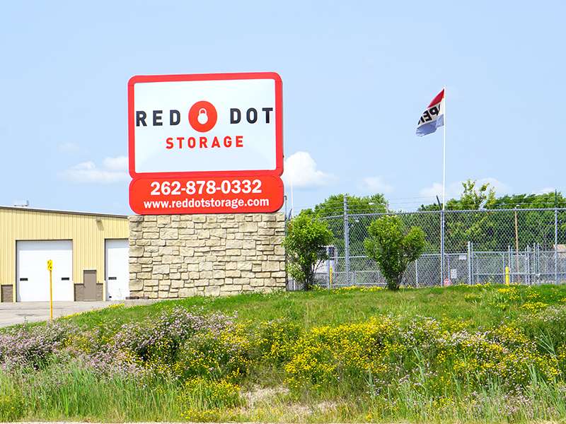 Red Dot Storage | 200 S Sylvania Ave, Sturtevant, WI 53177, USA | Phone: (262) 200-0951