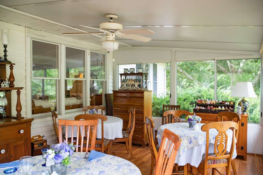 Meadow Gardens B&B | 504 Wilson Rd, Annapolis, MD 21401 | Phone: (410) 224-2729