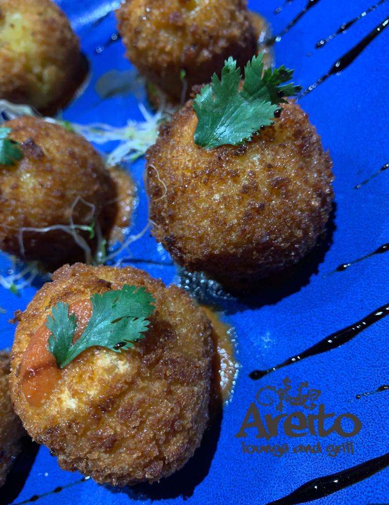 Areitos lounge and grill | 2510 Valentine Ave, The Bronx, NY 10458, USA | Phone: (718) 618-0334