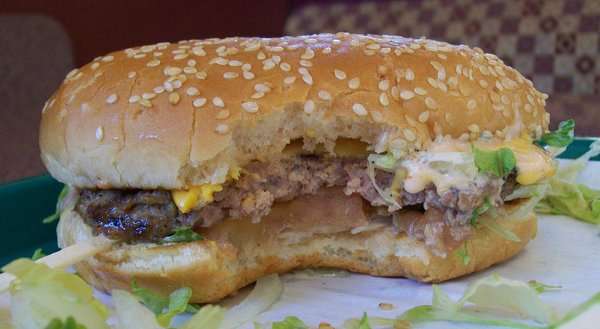 Angelos Burgers | 10990 Atlantic Ave, Lynwood, CA 90262, USA | Phone: (310) 639-2666