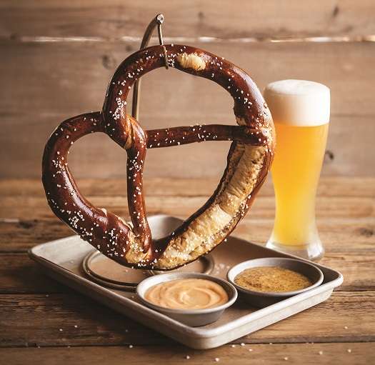 World of Beer | 2751 W Torch Lake Dr, The Villages, FL 32163, USA | Phone: (352) 633-9519