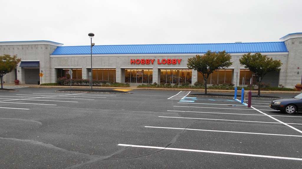 Hobby Lobby | 2101 NJ-35, Holmdel, NJ 07733, USA | Phone: (732) 957-1591