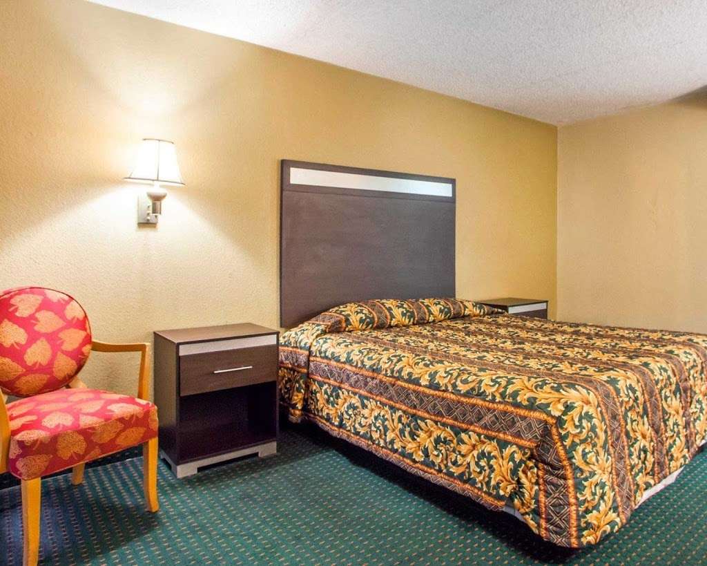 Rodeway Inn Mount Laurel Hwy 73 | 1132 NJ-73, Mt Laurel Township, NJ 08054, USA | Phone: (856) 656-2000