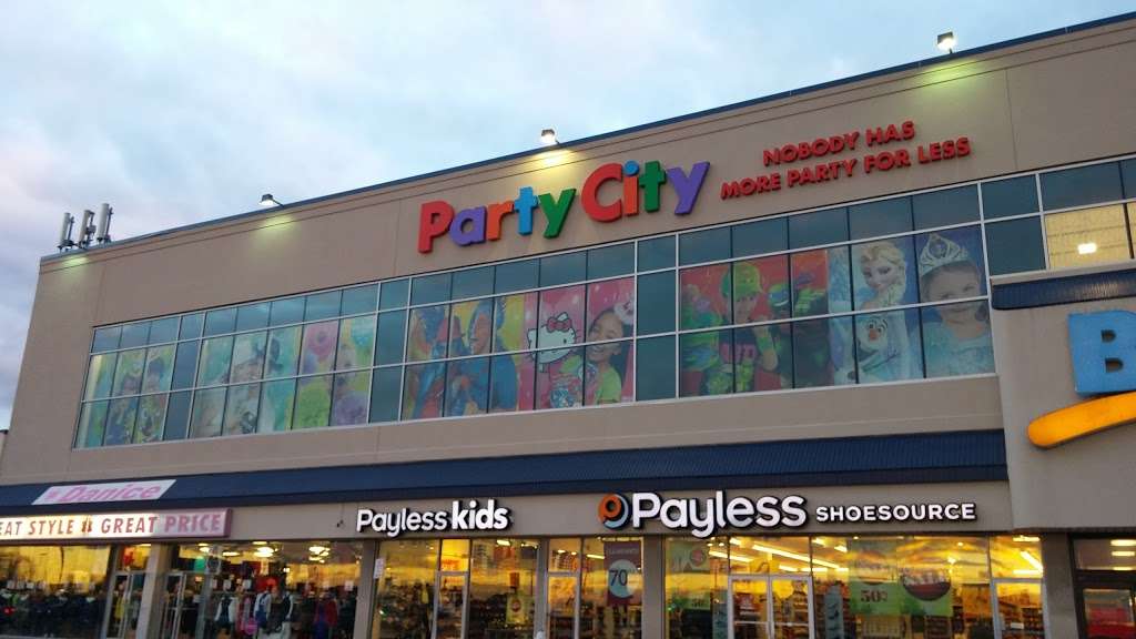 Party City - home goods store  | Photo 1 of 9 | Address: 253-01 Rockaway Blvd, Rosedale, NY 11422, USA | Phone: (516) 371-2055