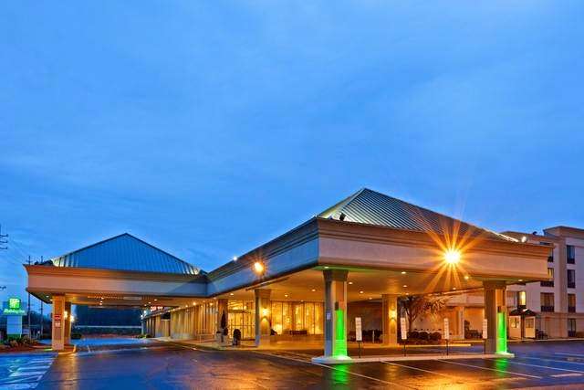 Holiday Inn East Windsor - Cranbury Area | 399 Monmouth St, East Windsor, NJ 08520, USA | Phone: (609) 448-7000