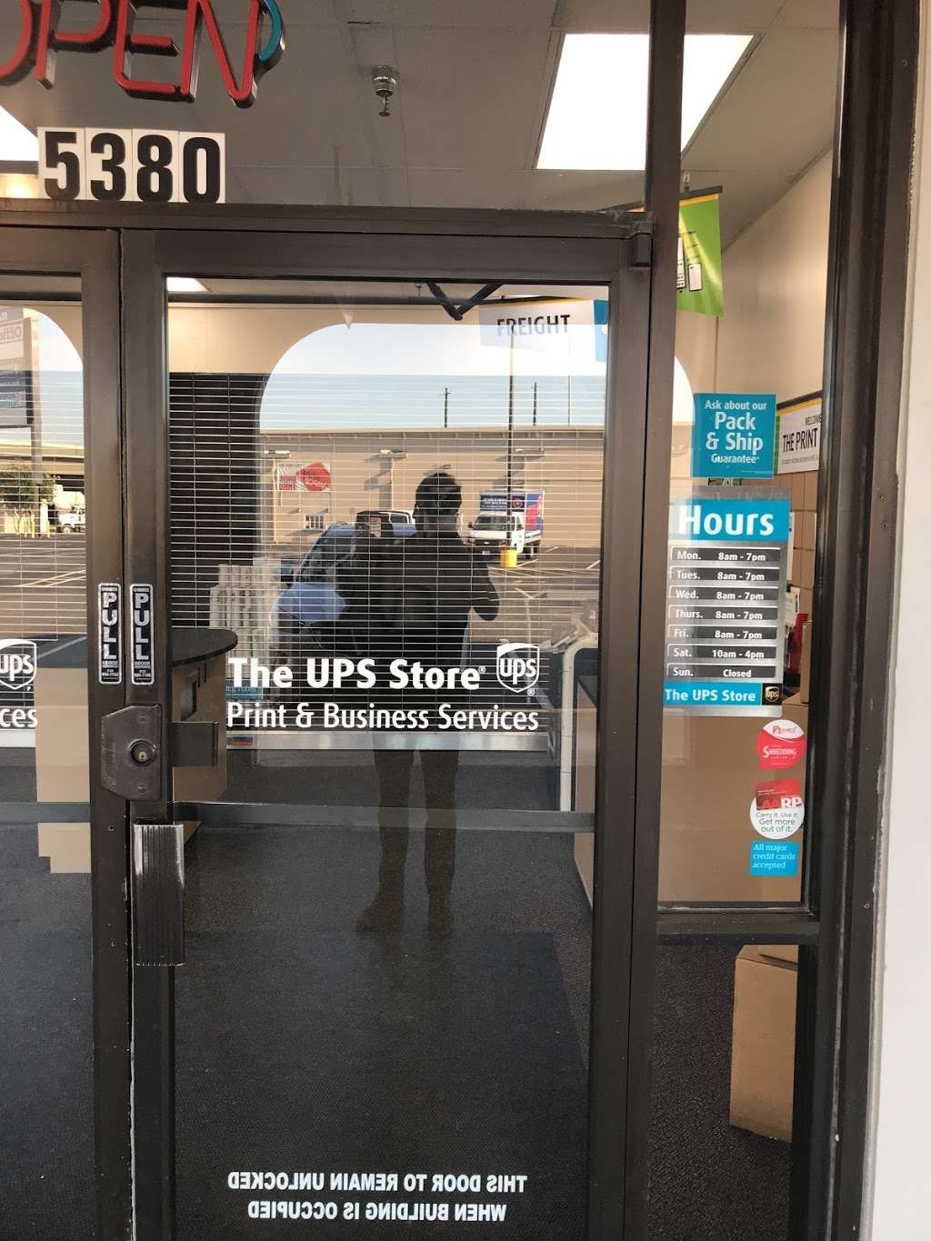 The UPS Store | 5380 W 34th St, Houston, TX 77092, USA | Phone: (713) 688-7007