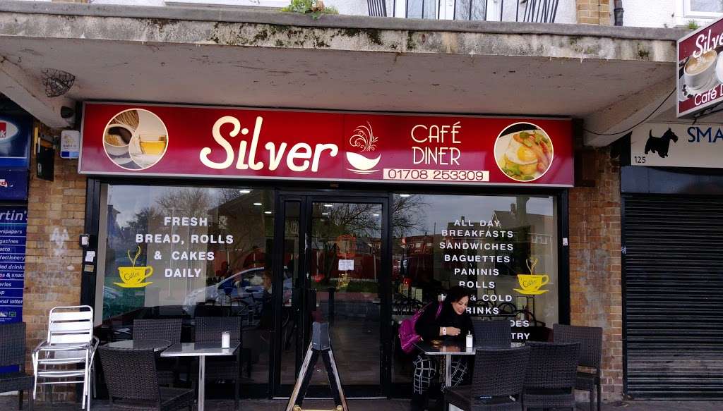 Silver Cafe Diner | The Cloisters, 133 Mungo Park Rd, Rainham RM13 7PP, UK | Phone: 01708 263309