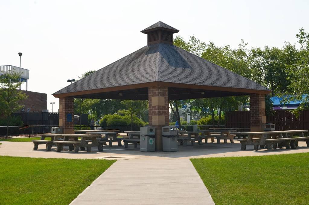 Centennial Park Aquatic Center (Orland Park Pool) | 15600 West Ave, Orland Park, IL 60462, USA | Phone: (708) 349-4386