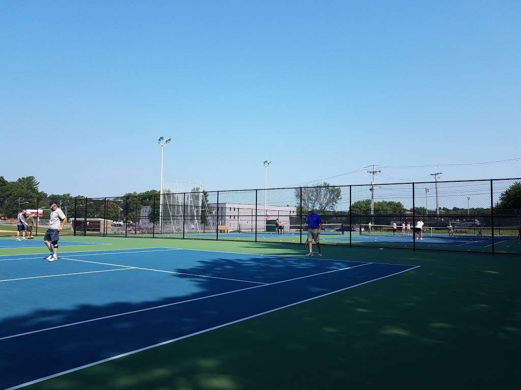 Dobbins Tennis Courts | 1-, 135 Hemlock Rd, Wakefield, MA 01880, USA