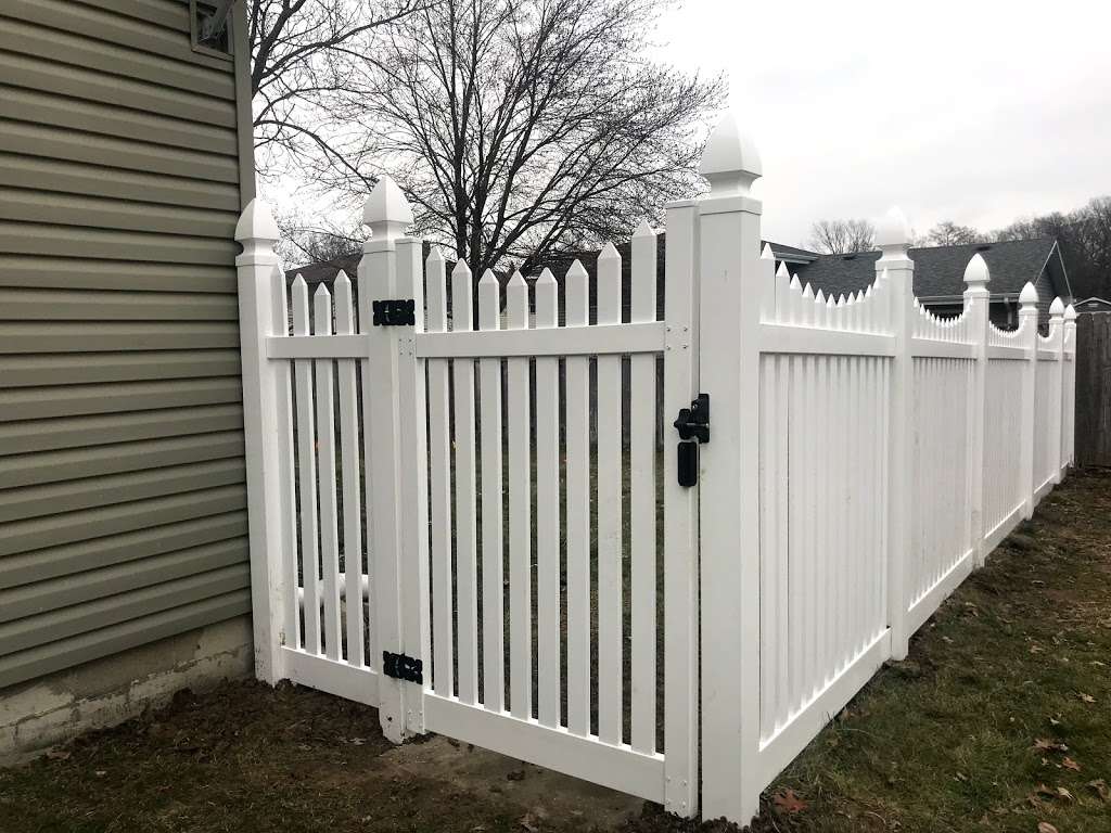 Reeves Fence Services | 7602 W Lincoln Hwy, Crown Point, IN 46307, USA | Phone: (219) 322-7840