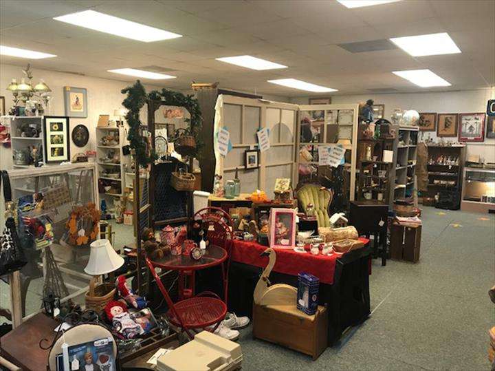 Treasures Old & New | 132 W State St, Pendleton, IN 46064, USA | Phone: (765) 778-7857
