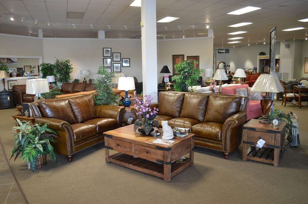 Lees Furniture & Bedding | 22549 US Highway 27 North, Lake Wales, FL 33859, USA | Phone: (863) 676-2224