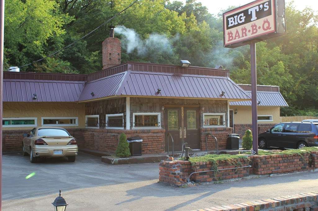 Big Ts Bar Bq | 6201 Blue Pkwy, Kansas City, MO 64129, USA | Phone: (816) 923-2278