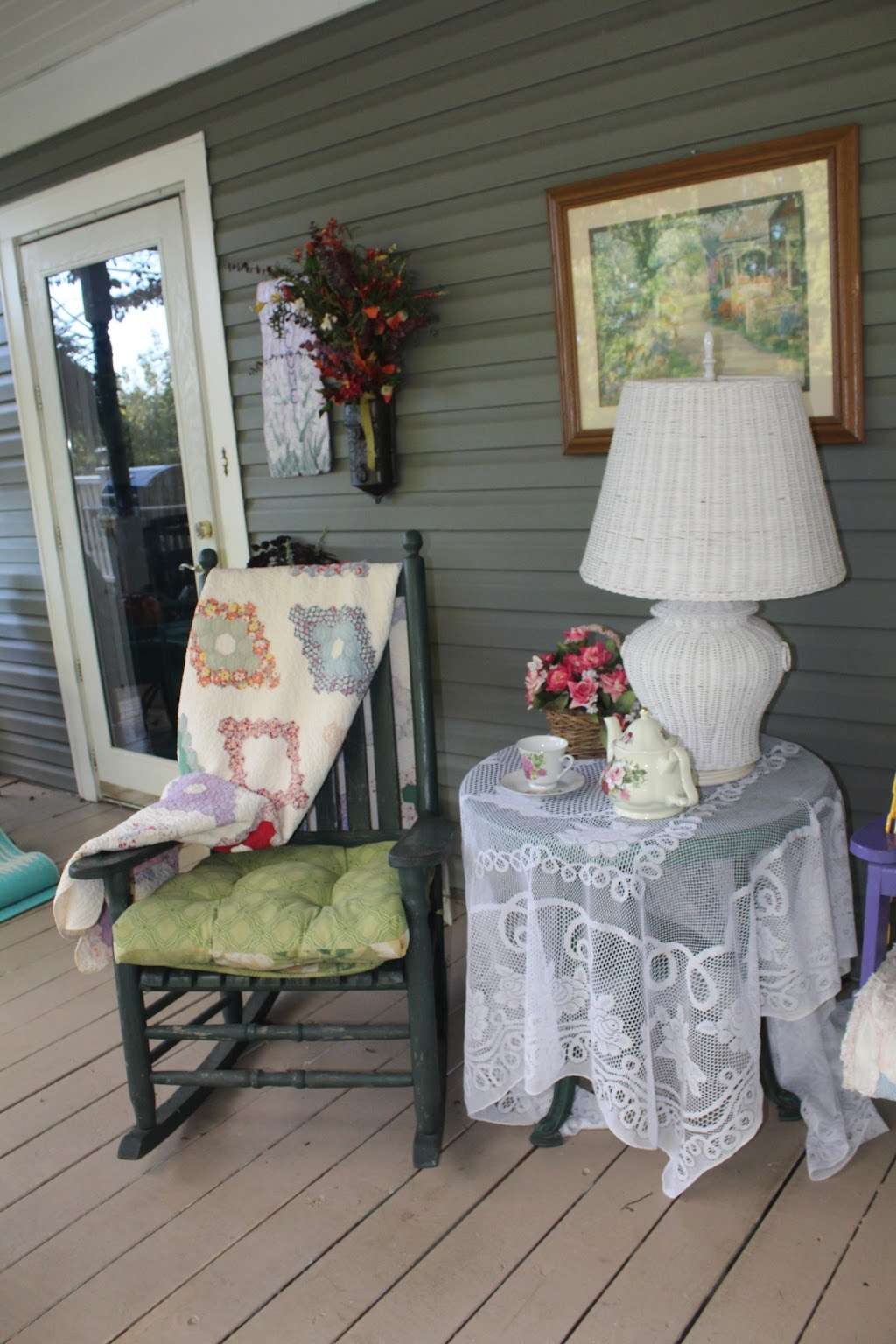 Back Porch Bed And Breakfast | 17501-17589 Kurtz School Rd, Stewartstown, PA 17363 | Phone: (717) 993-6260